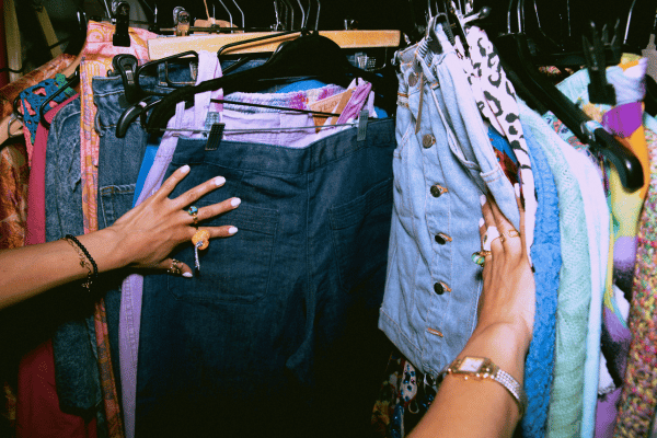 How to Find Job Openings in a Clothing Store in India